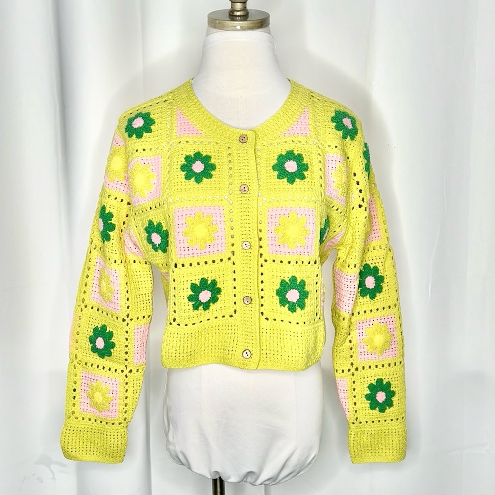 ❗️NWT❗️FLORAL CROCHET CROPPED CARDIGAN D - Picture 3 of 8
